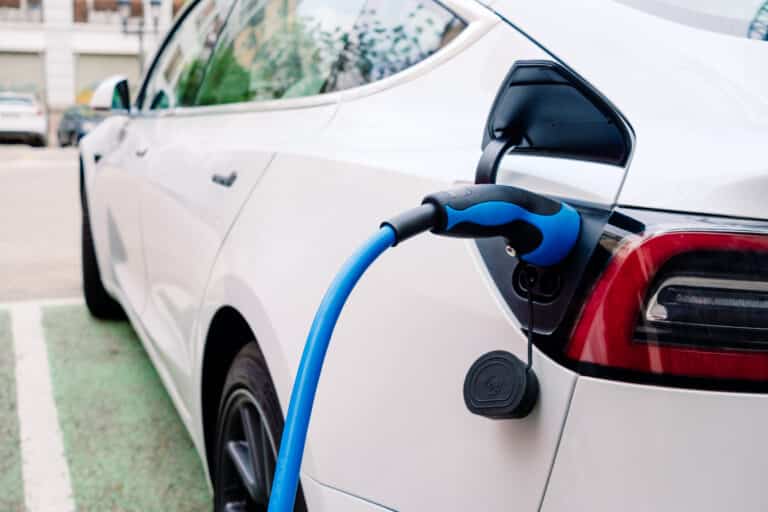 Elektroauto an Ladesäule